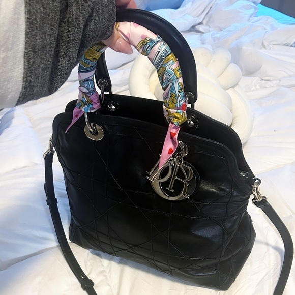 Authentic Dior Gorgeous Black Medium Leather Cannage Granville Bag - Picture 3 of 16